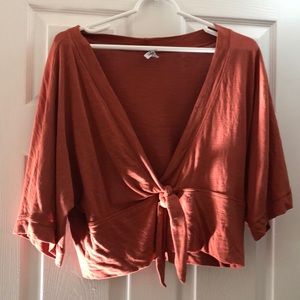 Short sleeved crop top